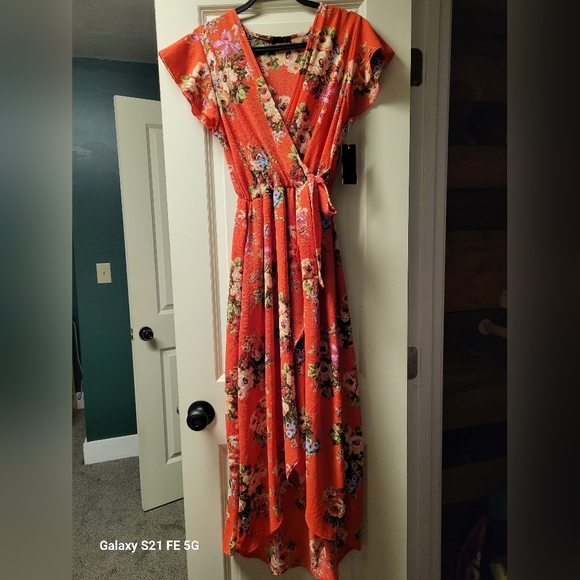 scobe Dresses & Skirts - Scobe Wrap Dress